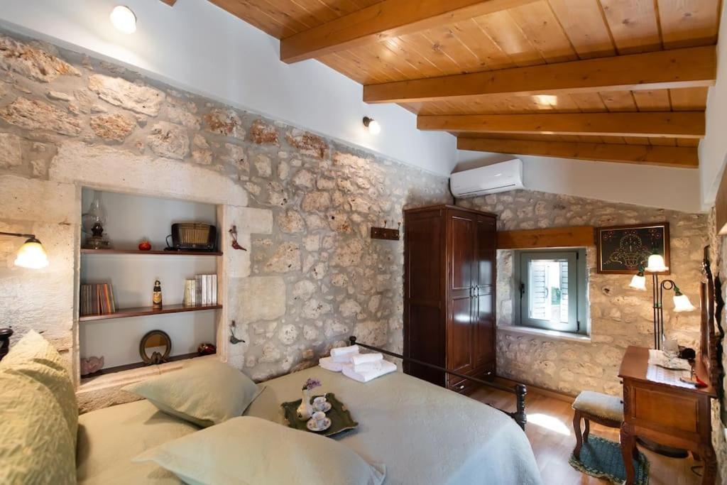 KariáLa Casa Di Bella A Tradional Stone House With Barbecue别墅 外观 照片