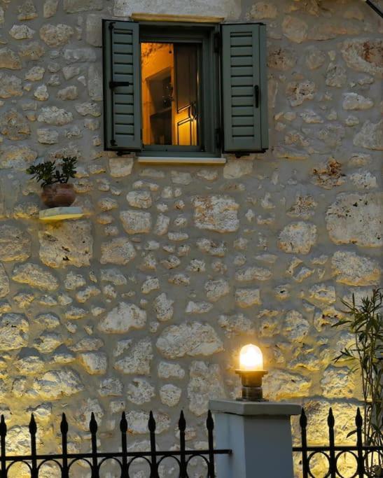 KariáLa Casa Di Bella A Tradional Stone House With Barbecue别墅 外观 照片